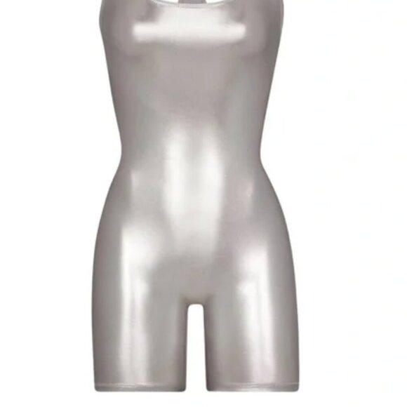NWT SKIMS Metallic Swim Romper Cycle Suit in Champagne Rose Gold Size Medium - Picture 6 of 6